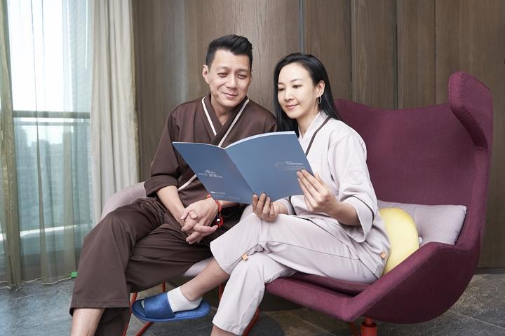Couple reviewing their care plan together